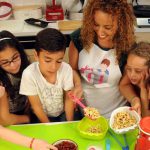 שיעורי חינוך תזונתי בזום לתלמידים שעוד לא חזרו לשגרה מלאה