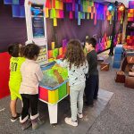 “שלושת החזרזירים בונים בניינים”: תערוכה חדשה לגיל הרך בטכנודע