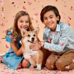 המשפחה מאמצת את החבר הטוב מכולם. האו האו…