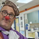 ליצנים רפואיים מקצועיים, להפחתת חרדה אצל ילדים בבדיקות עיניים