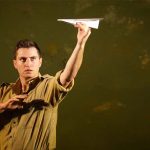 “נגזר לחיים”: הצגה ליום השואה ב”תיאטרון השעה” לילדים ונוער