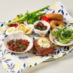 המשפחות בוחרות ארוחה עם גבינת קוטג’