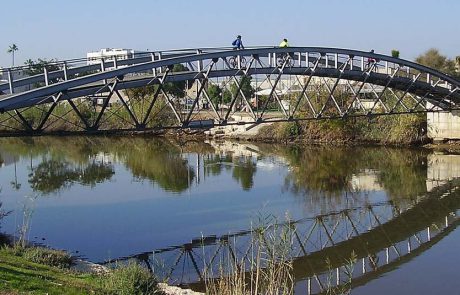 טיול משפחתי אל פינות נסתרות ונשכחות לאורך הירקון