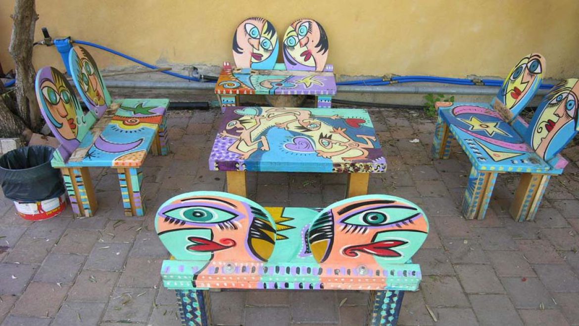 כל אדם נולד אמן, בגלריית קקאדו, עמק האלה