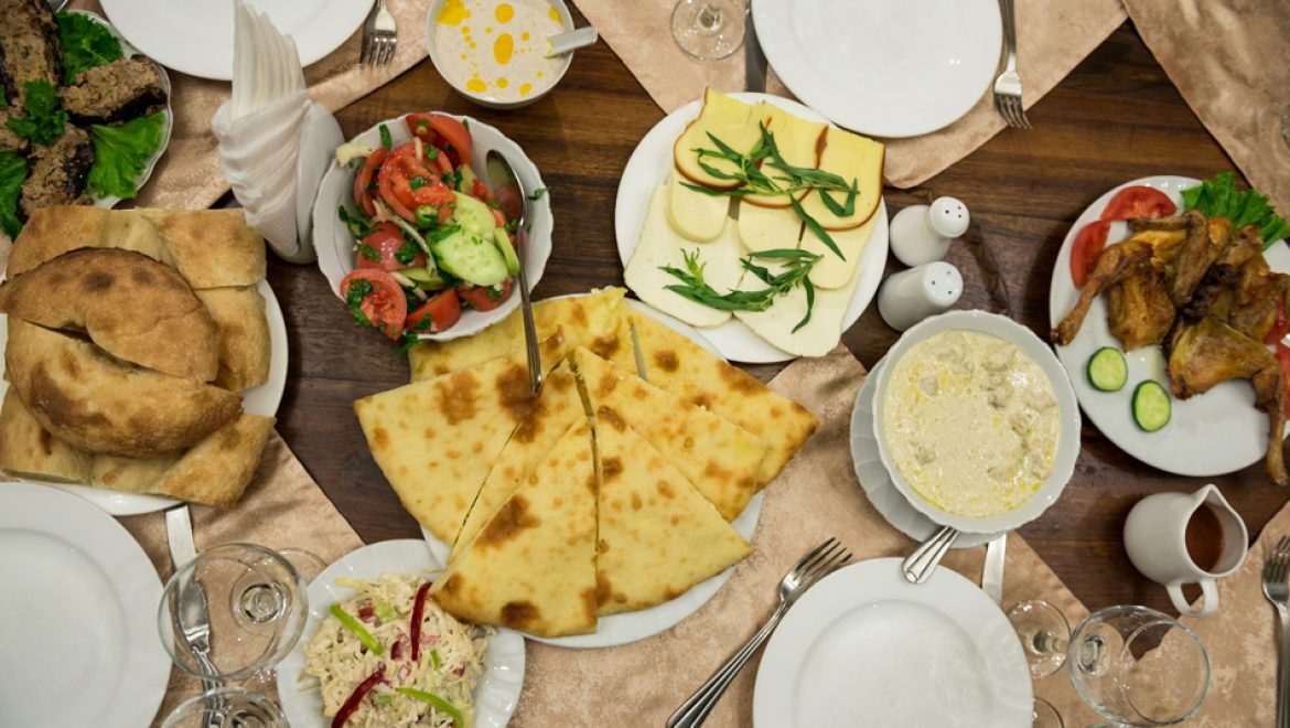 מסע קולינרי לגיאורגיה – הרבה יותר מחצ’אפורי וחינקאלי