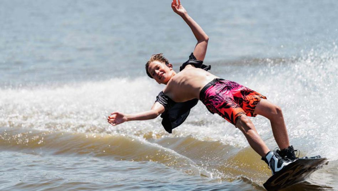 בא לכם לעוף? LAKE TLV בתל אביב מזמין