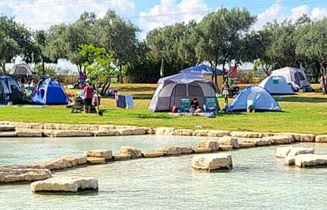 עם ישראל על משפחותיו, יצאו בהמוניהם לטייל בטבע