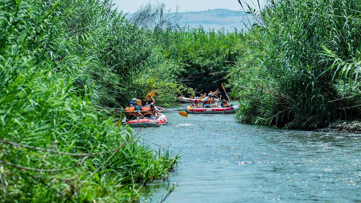 כל המשפחה זורמת: באתר אבוקיאק בפארק הירדן