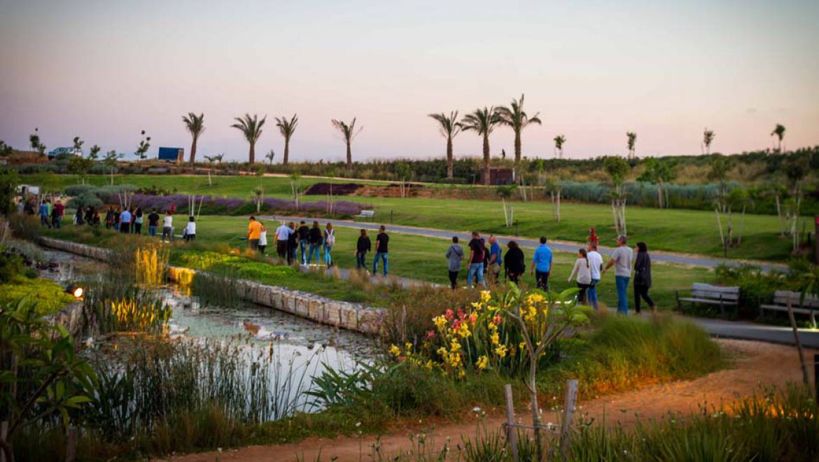 מהר הפסולת להר הקסמים: סיורי סתיו קסומים בפארק אריאל שרון