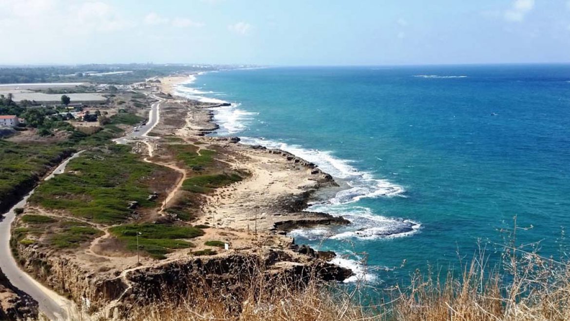 ראש הנקרה: העיניים הכחולות של המדינה