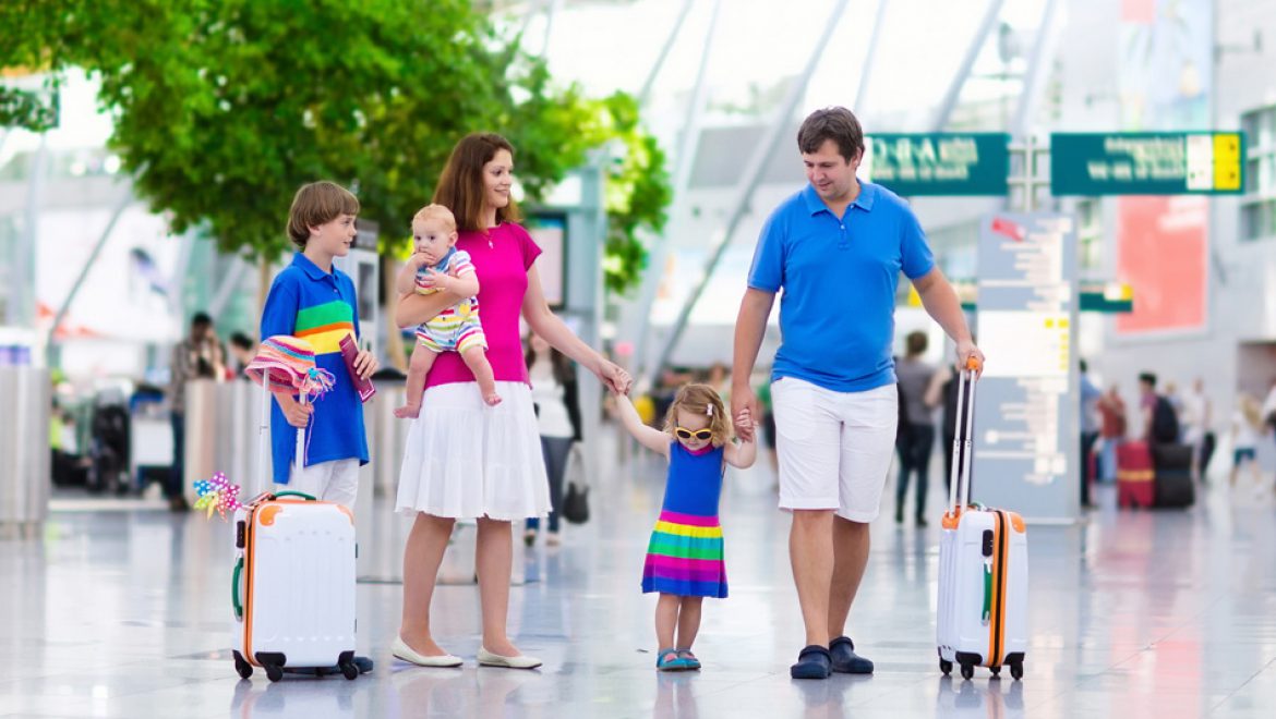 טיסה עם ילדים – מדריך הישרדות בשחקים