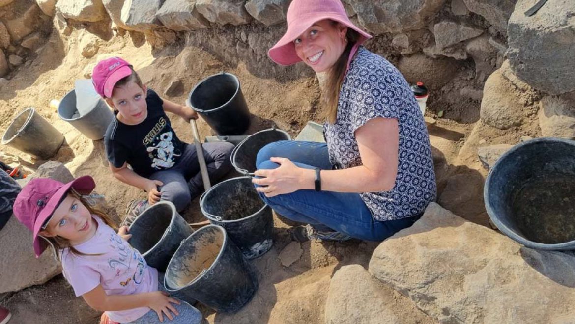 גן לאומי כורזים: משפחה מצאה ממצא ארכיאולוגי משמעותי בחפירות באתר