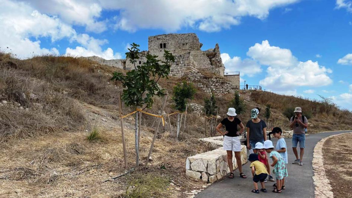 גן לאומי מגדל צדק: מרחבים של טבע ונוף ומורשת בת אלפי שנים