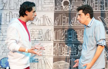 “להיות אתה”: הצגה בתיאטרון השעה, בנושא תופעת החרמות הכואבת