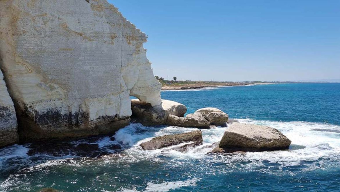 המשפחות חוגגות שבועות באתר התיירות ראש הנקרה