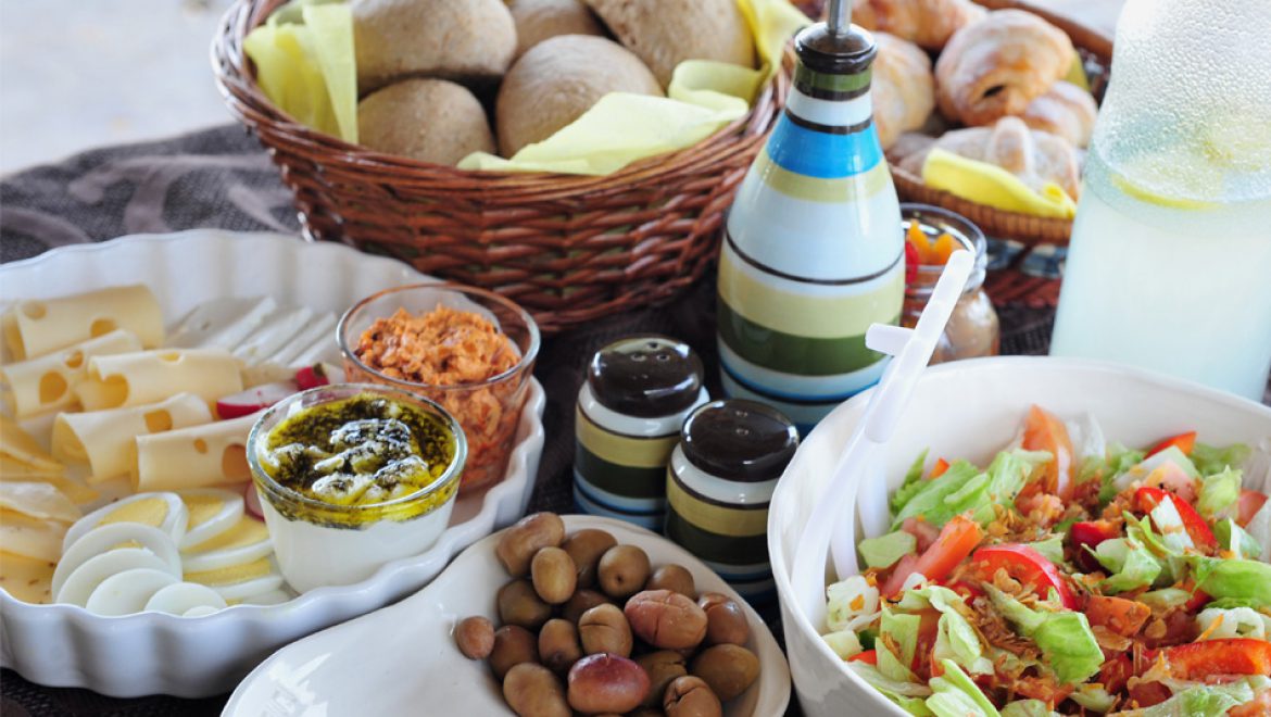 בדרך לאילת עוצרים בנאות סמדר  