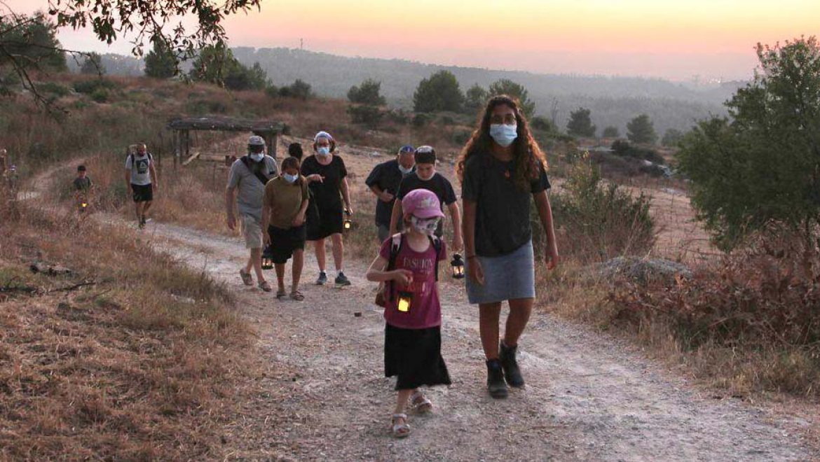 “הוא קרא לדרור”: סיור עששיות מיוחד בל”ג בעומר, בפארק נאות קדומים