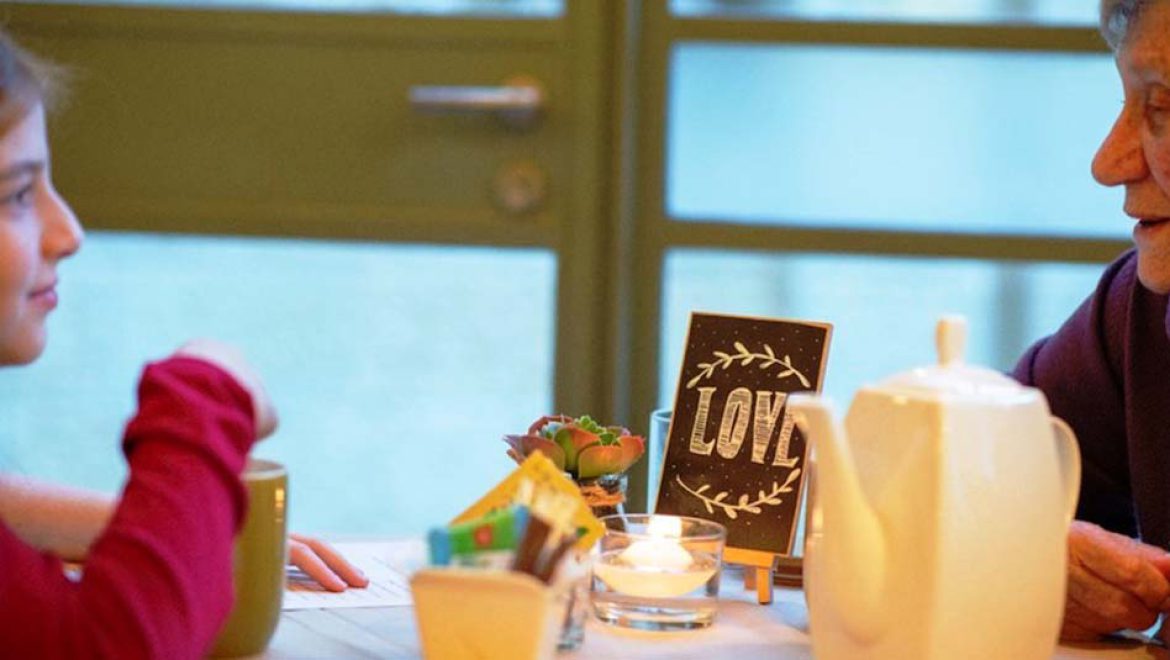 דייט עם הסבא.תא: מפגש בין-דורי המיועד לסבים/ות ולנכדים/ות