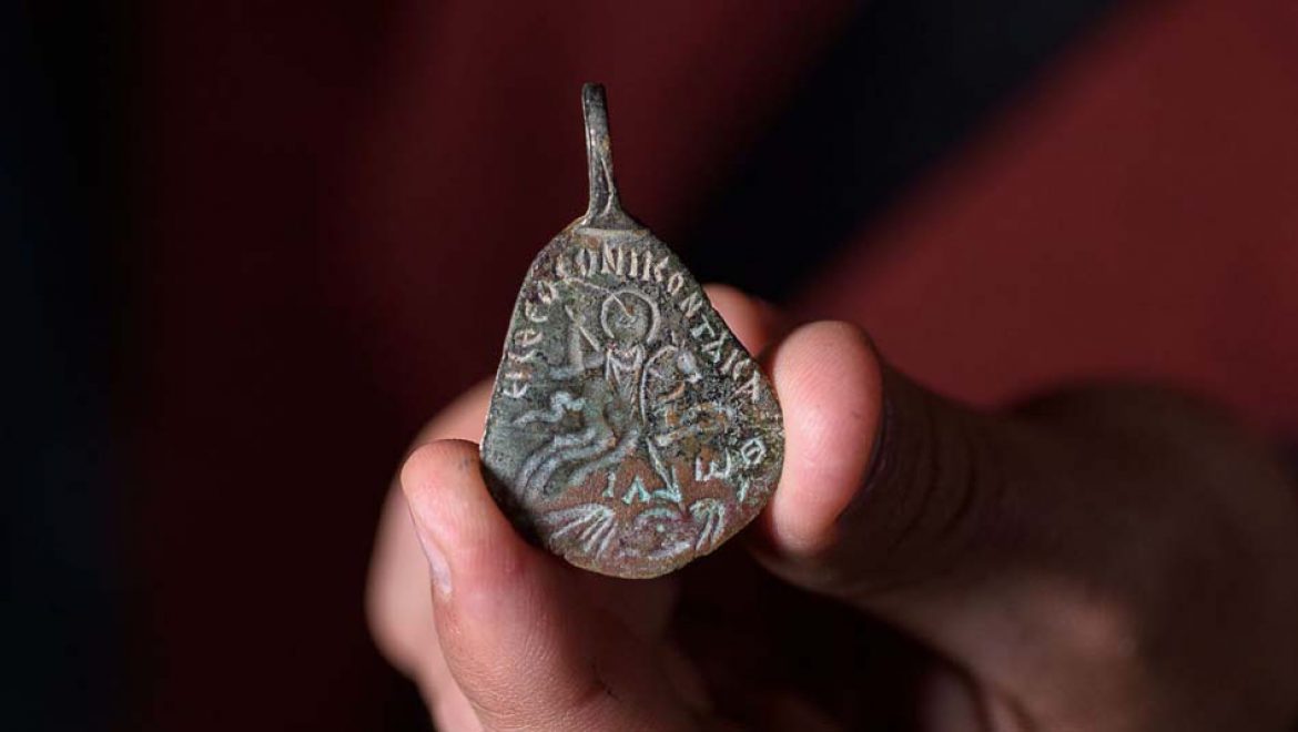 בלי עין הרע: קמיע עתיק להגנה מפני שדים, נמסר לרשות העתיקות