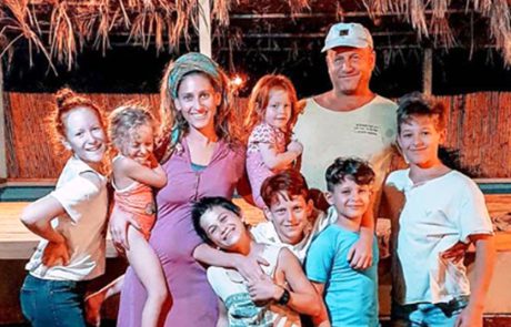 חווה אורגנית יפיפייה, המבוססת על משפחה, חקלאות ופרויקט חינוכי