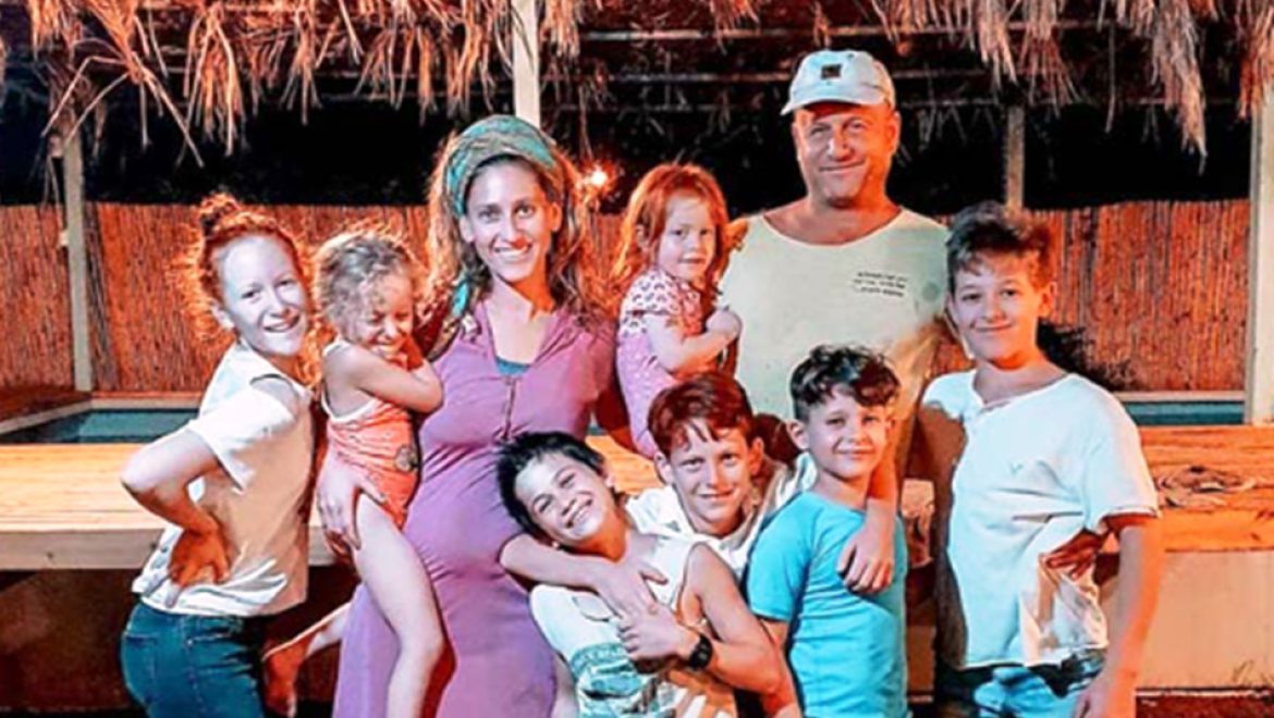 חווה אורגנית יפיפייה, המבוססת על משפחה, חקלאות ופרויקט חינוכי