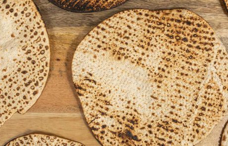 אפיית מצות כשרות לפסח וסיורים מודרכים באתרי מורשת, ללא תשלום!