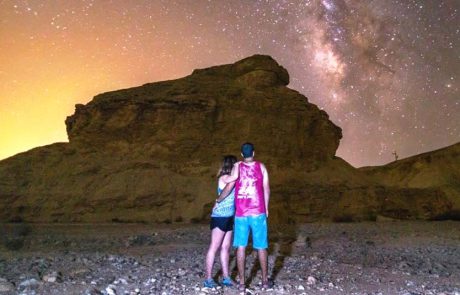 לילות לבנים בערבה: בשיא מטר המטאורים