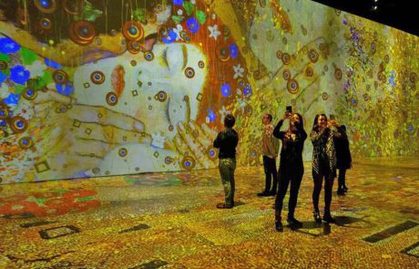 גוסטב קלימט: התערוכה הבינלאומית, לכל המשפחה