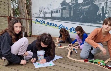 רכבת העמק בכפר יהושע: המופע שמביא את ים המלח לעמק יזרעאל