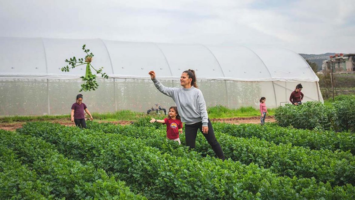 משפחה שכזאת: זוג הורים, 5 ילדים ומשק אורגני אחד
