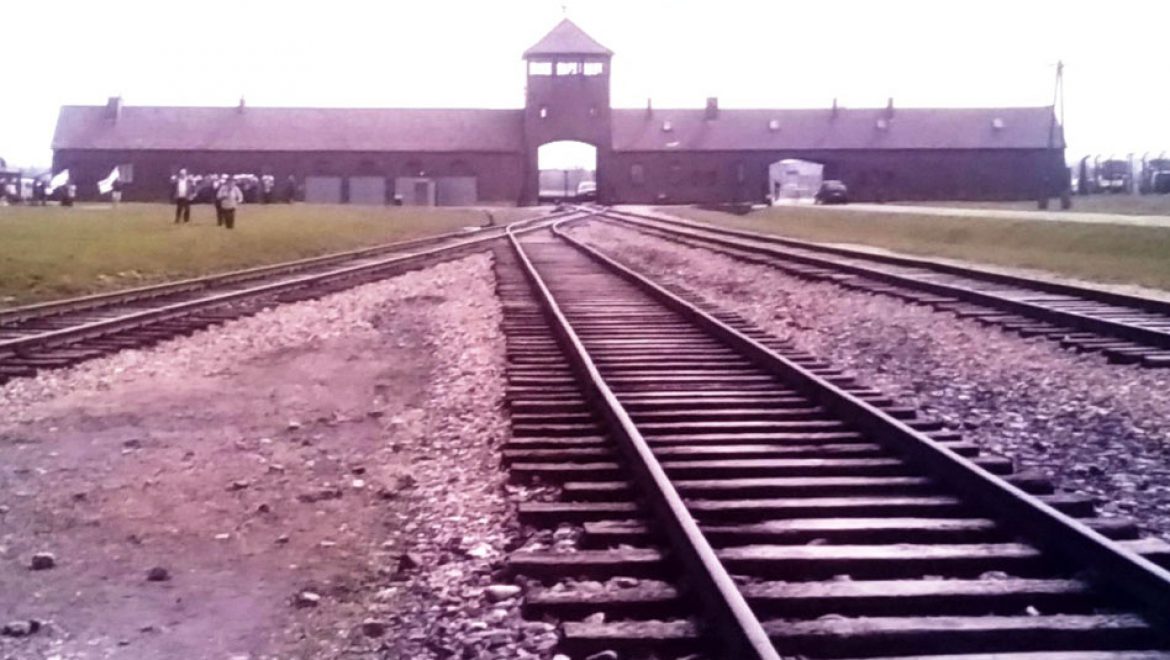 יום השואה הבינלאומי: בני נוער בכנס “מגפת האנטישמיות העולמית”