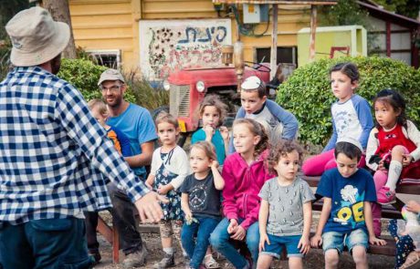 סוכות למשפחות באתרי עמק המעיינות