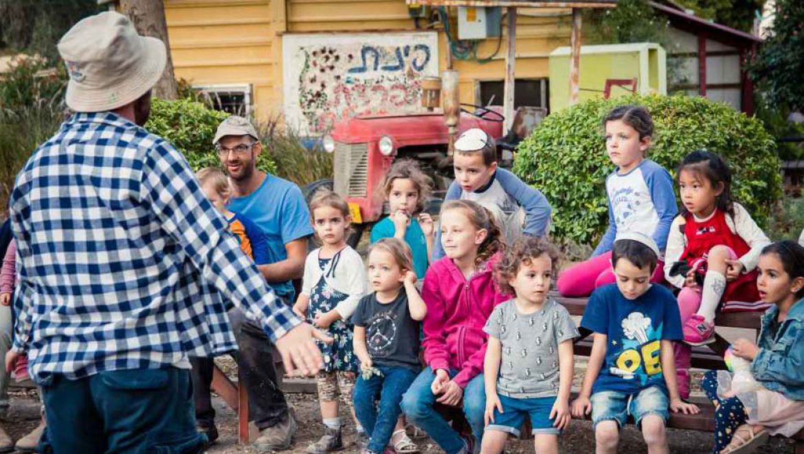 סוכות למשפחות באתרי עמק המעיינות