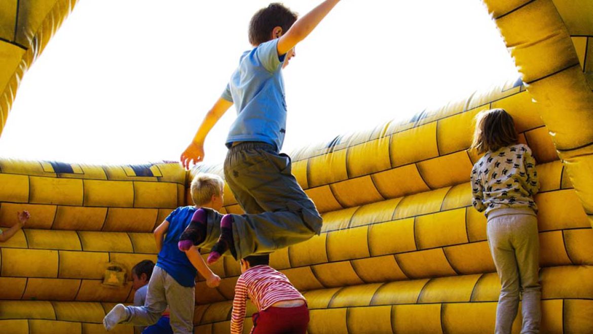 המשפחות על ילדיהן, מוזמנות להפנינג קיץ חינמי, במתחם רוזנפלד בפ”ת