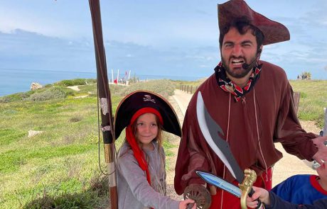 המשפחות מבלות בפורים בחיק הטבע