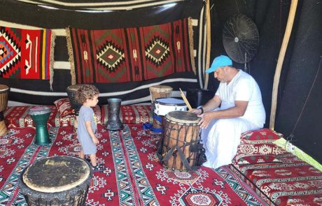 סוכות של מסע עולמי-משפחתי בין בירות עולם, בשדרות