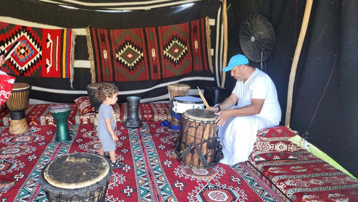 סוכות של מסע עולמי-משפחתי בין בירות עולם, בשדרות
