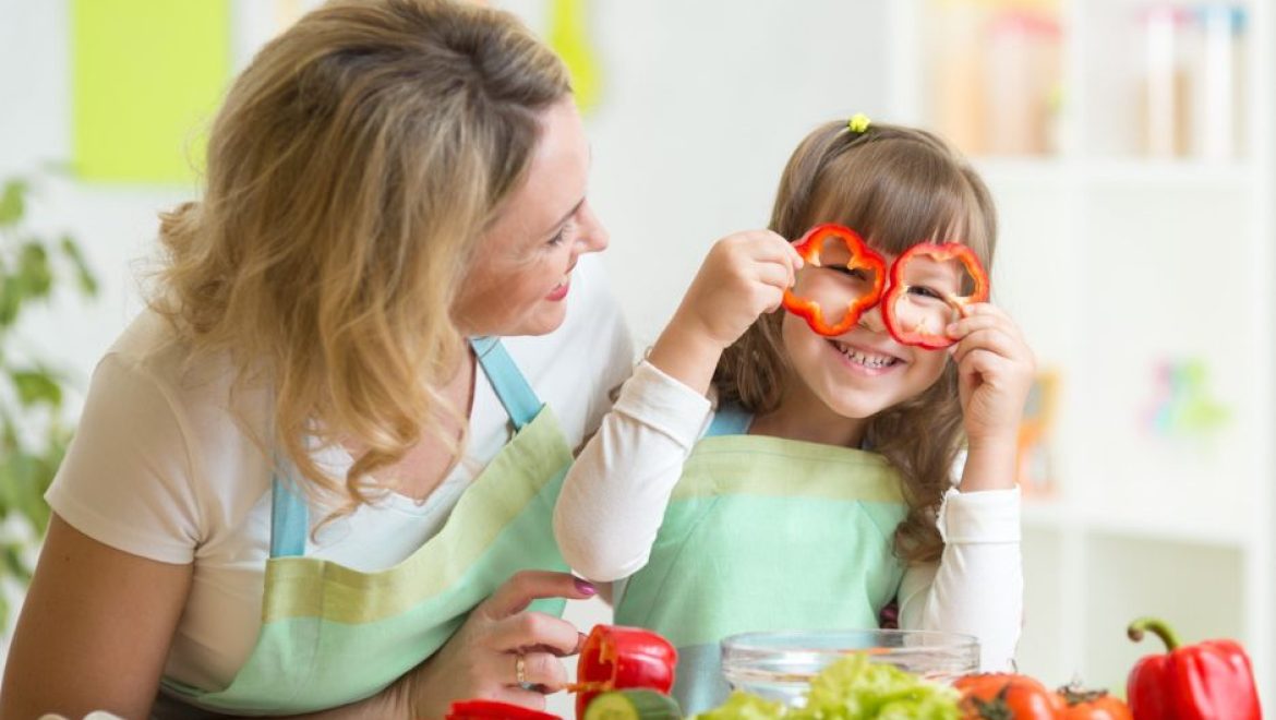 לא על הארטיק לבדו: איך לדבר עם ילדים על אוכל?