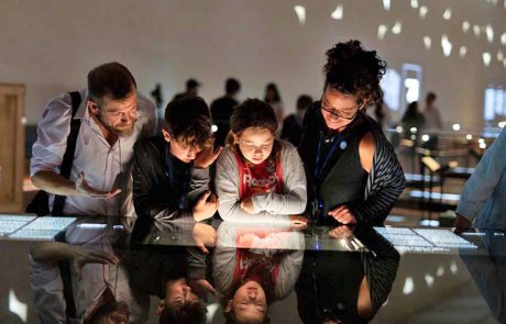 “חווית הספרייה”: חנוכה בספרייה הלאומית, עם פעילויות למשפחות וילדים