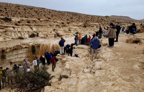 בשל סכנת שטפונות, כלל מסלולי הטיול בדרום הארץ סגורים